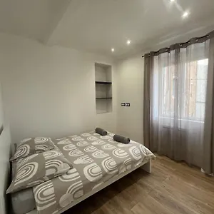  Appartement T2 Renove A 15 Min De Lyon